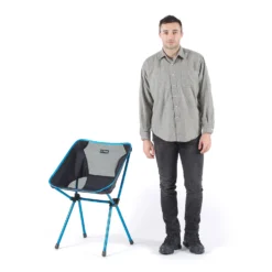 Campingstoel Helinox Café Chair Forest Green -Kampeeruitrusting Winkel 5 cafechairblackmale185cmmodelcut2 2000px2000x