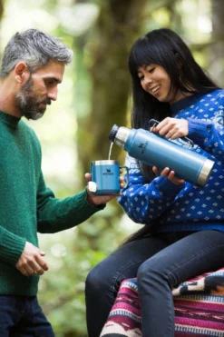 Thermosbeker Stanley The Legendary Camp Mug Hammertone Lake 0,35L 15 Thermosbeker Stanley The Legendary Camp Mug Hammertone Lake 0,35L -Kampeeruitrusting Winkel 7 800x1200 1