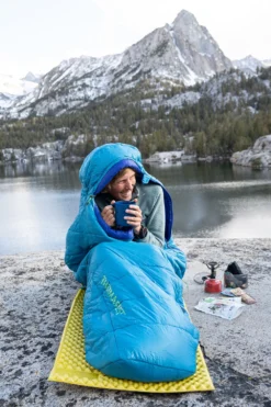 Slaapzak Thermarest Space Cowboy 45F/7C Small Celestial -Kampeeruitrusting Winkel 8 2022 thermarest sierranevada california patitucci 0190