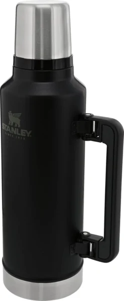 Thermosfles Stanley Legendary Classic Bottle Matte Black 1,9L -Kampeeruitrusting Winkel Large JPG Classic20Legendary20Bottle202.0qt20Matte20Black 4