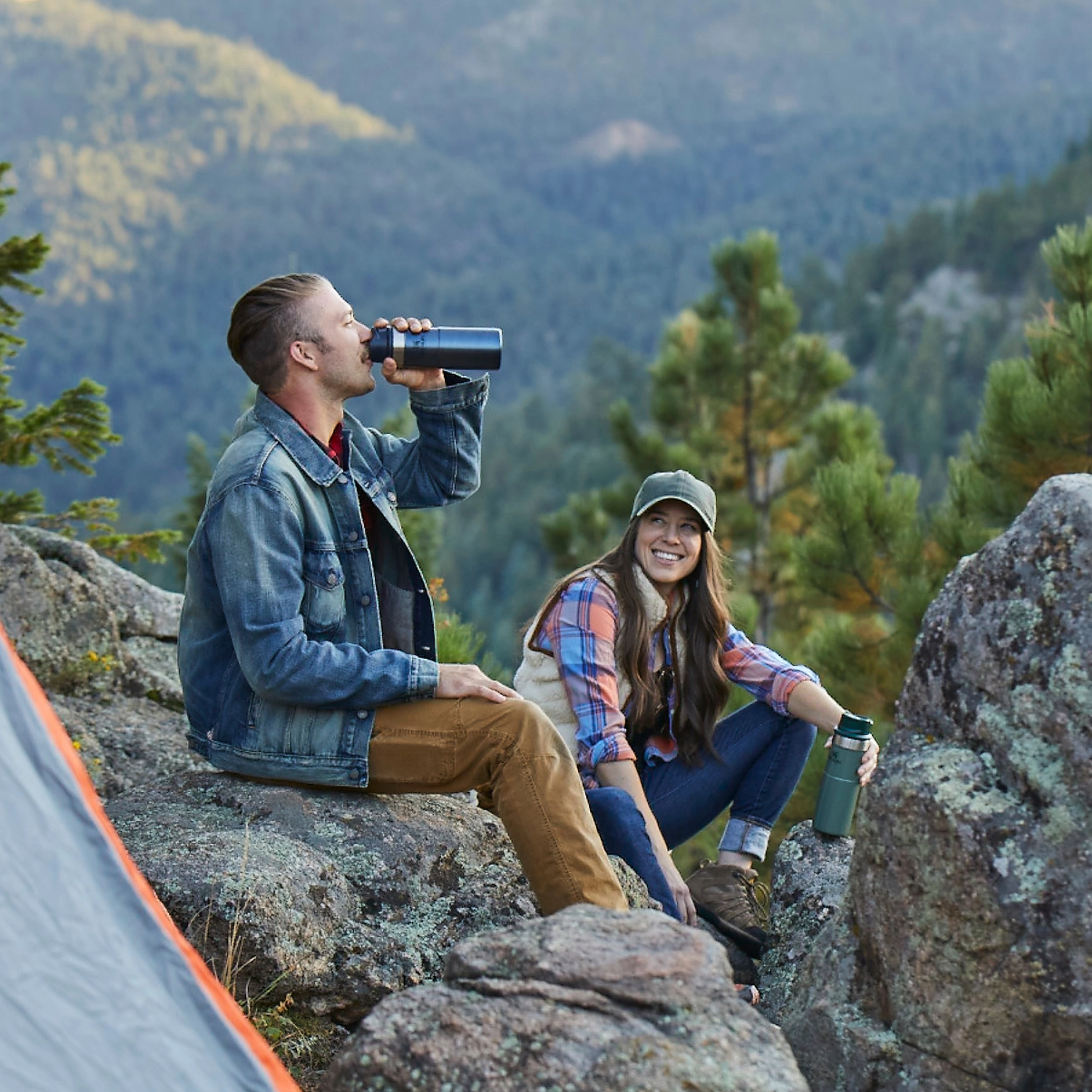 Thermosbeker Stanley Classic Trigger Action Mug 2.0 Polar 0,47L 7 Thermosbeker Stanley Classic Trigger Action Mug 2.0 Polar 0,47L - Afbeelding 5